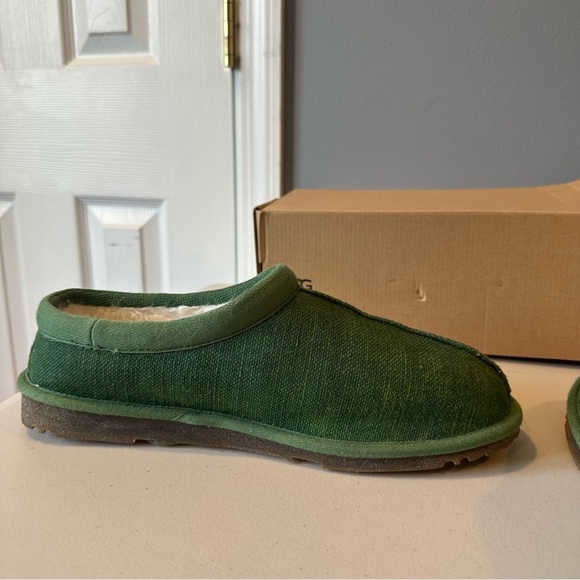 Ugg Men's Tasman Natural Slipper in Green - Picture 8 of 15